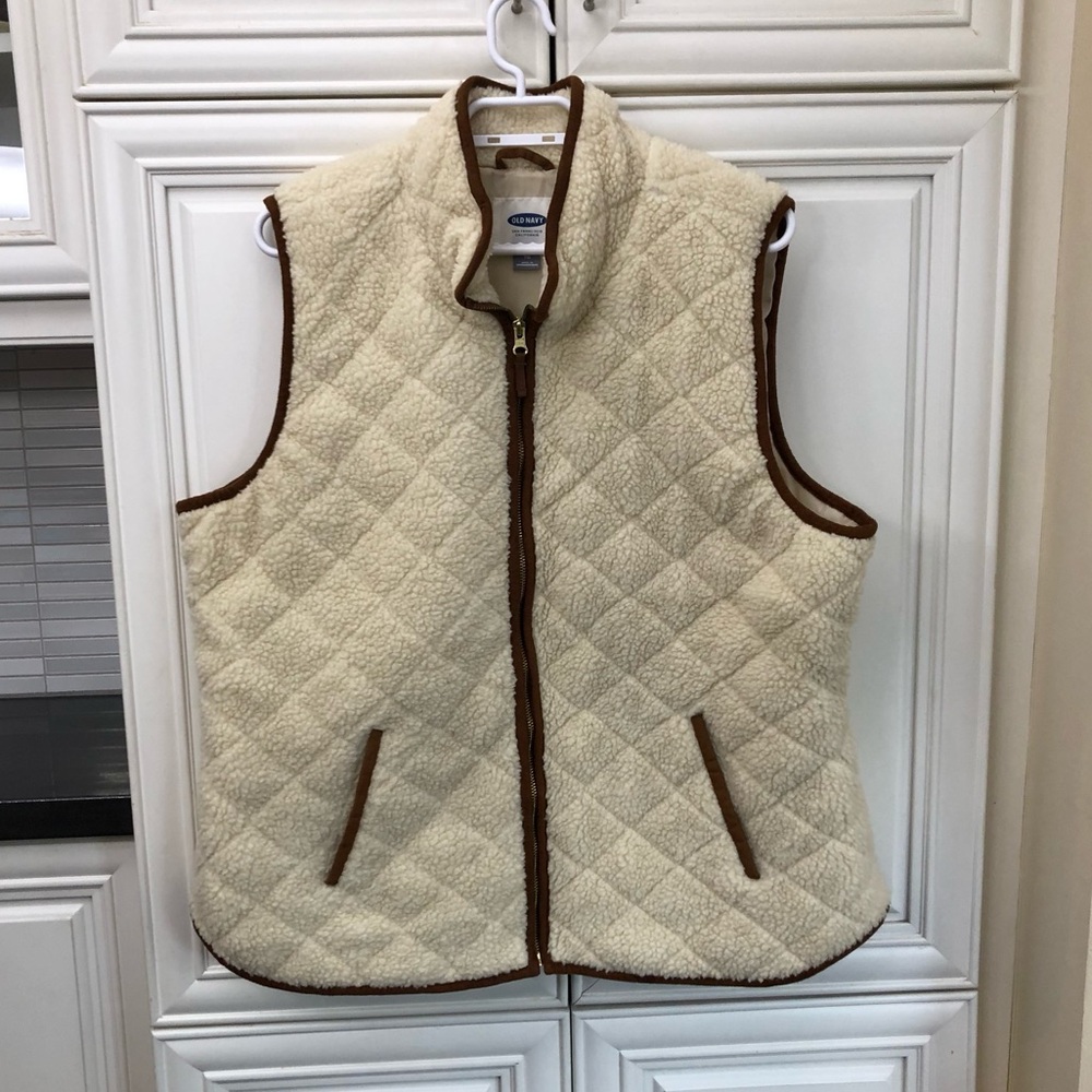 Old Navy women’s Sherpa vest
